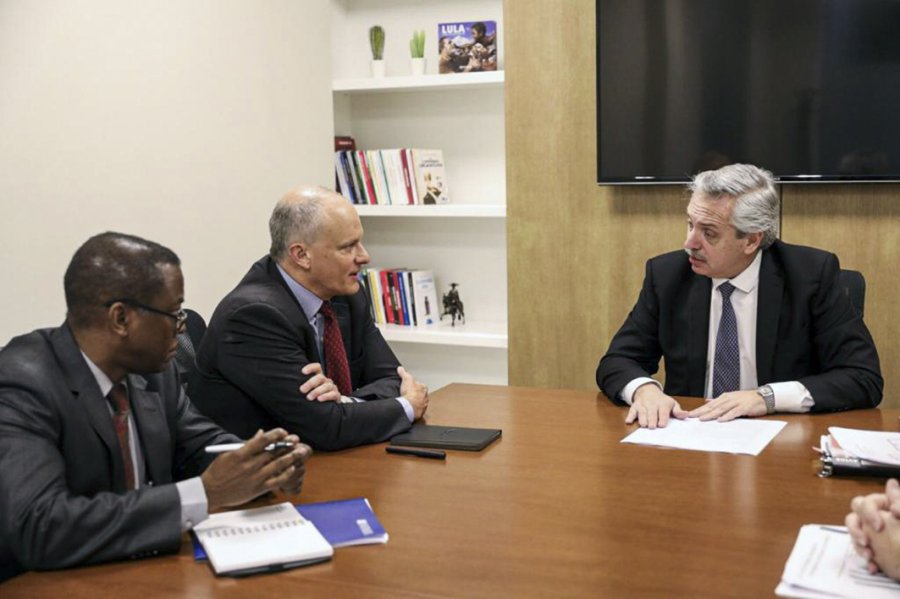 FOTO  NA DIALOGO. Alberto Fern&aacute;ndez junto a Werner.