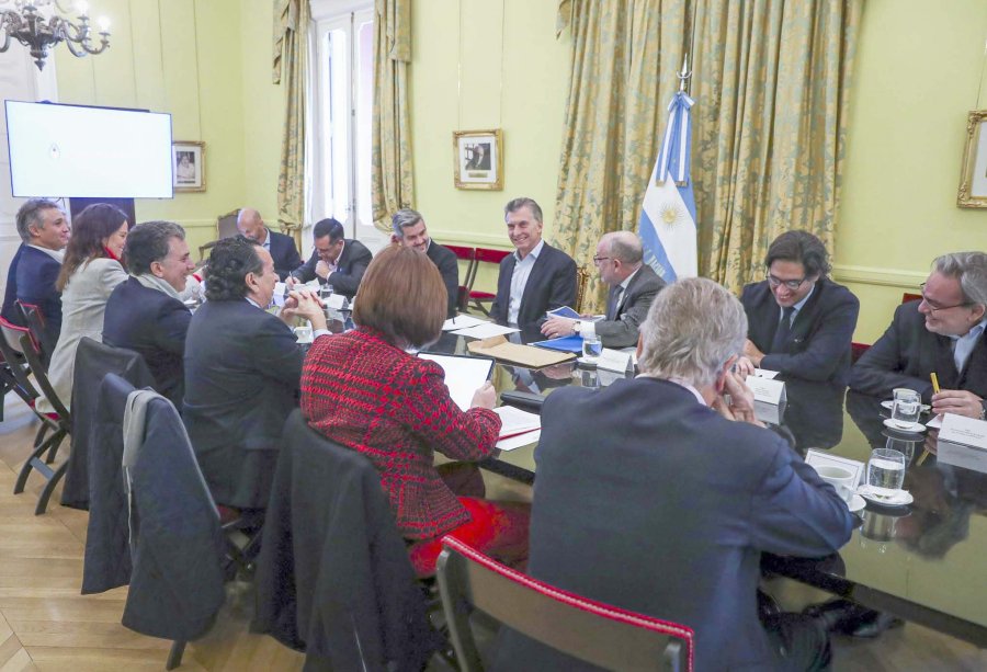 FOTO NA MACRI. Apenas volvi&oacute; al pa&iacute;s se reuni&oacute; con su gabinete.