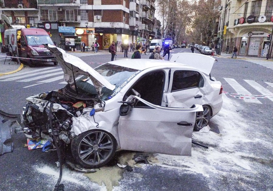 FOTO NA IMPACTANTE. As&iacute; qued&oacute; uno de los veh&iacute;culos involucrados.