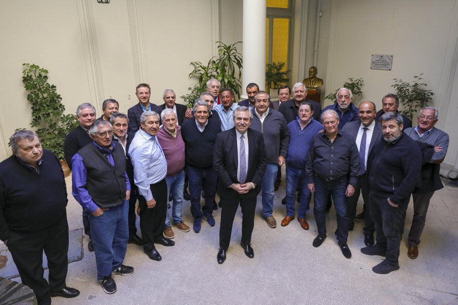 FOTO NA FERNANDEZ. Junto a los dirigentes sindicales.