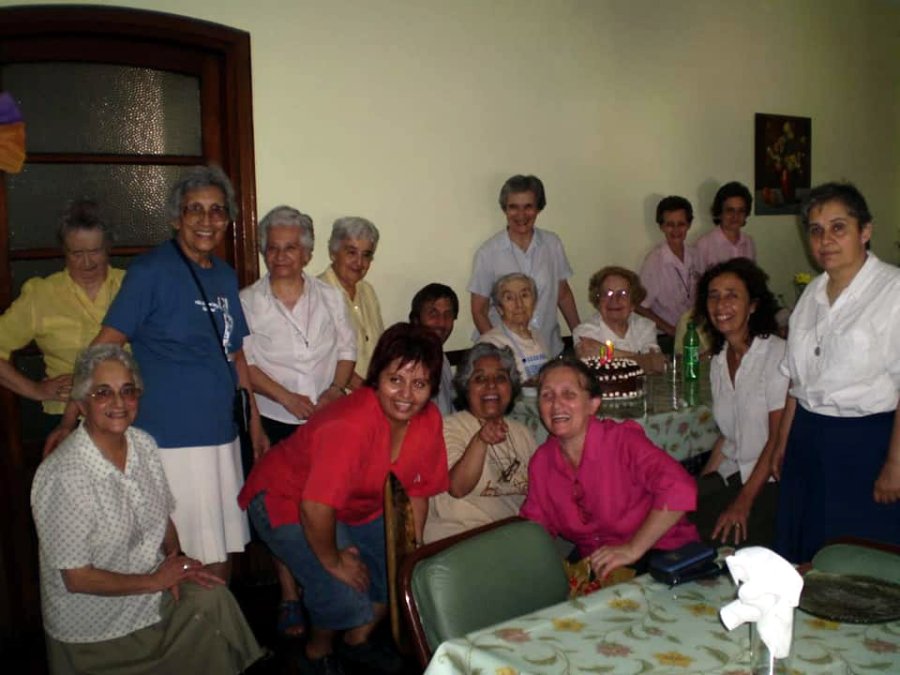FOTO PASTORAL DE LAS COMUNICACIONES// RELIGIOSAS./ El grupo que se desenvolvi&oacute;  durante un espacio prolongado en nuestra Di&oacute;cesis. MISA./ Un instante del oficio del pasado lunes.