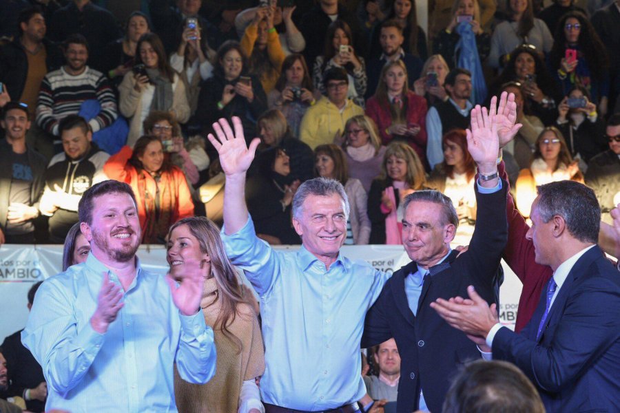 FOTO TWITTER F. ANGELINI EN SANTA FE. Macri junto a Pichetto, Angelini y Ximena Garc&iacute;a entre otros.