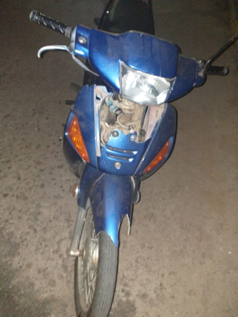 FOTO LA OPINION LO SECUESTRADO. Tras un trabajo policíaco en Sastre.  FOTO LA OPINION INCAUTADA.  Motocicleta robada en San Jorge.
