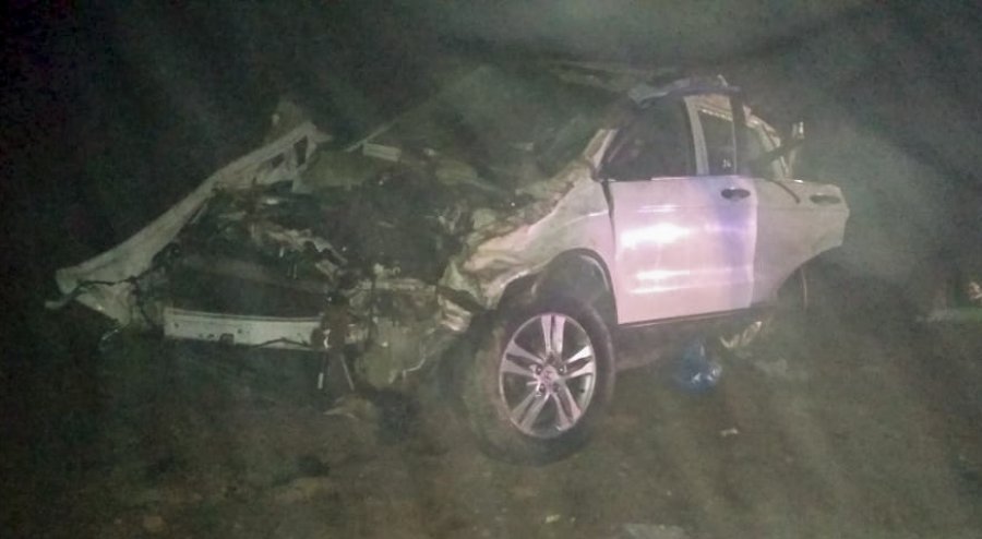 FOTO NA CAMIONETA. El veh&iacute;culo qued&oacute; muy da&ntilde;ado tras los tumbos.  EL PEPO. Por ahora est&aacute; internado, pero con custodia policial.  VICTIMAS FATALES. El trompetista Nicol&aacute;s Carabajal y el representante Ignacio Abosaleh compartieron su &uacute;ltima imagen jun