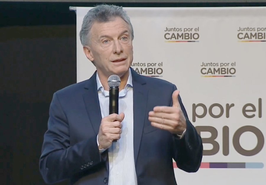FOTO NA ARENGA. El presidente Macri entusiasm&oacute; a dirigentes y candidatos.