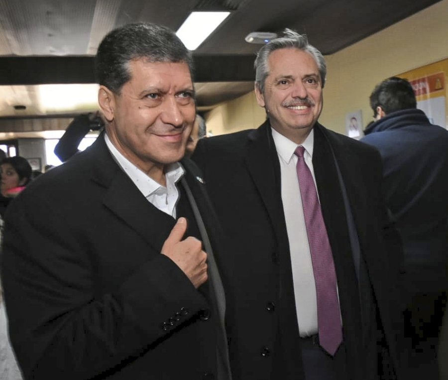 FOTO NA EN LA RIOJA. Alberto Fern&aacute;ndez junto al gobernador de La Rioja, Sergio Casas.