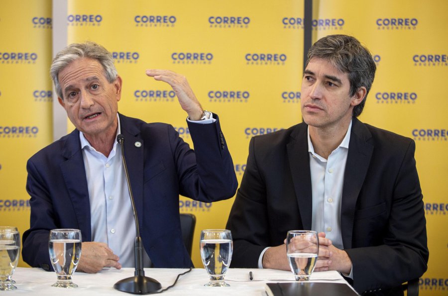 FOTO NA FUNCIONARIOS. Ibarra y P&eacute;rez en conferencia de prensa.