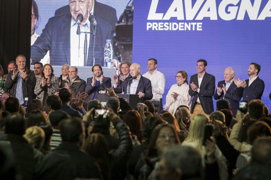 FOTO NA LAVAGNA. Se mostr&oacute; con Urtubey y tambi&eacute;n con Lifschitz.