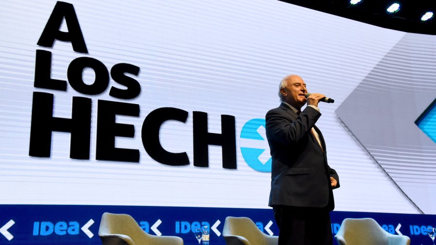 FOTO SCS DISERTACION. Lifschitz al dar su visi&oacute;n de la Argentina en el Precoloquio de IDEA en Rosario.