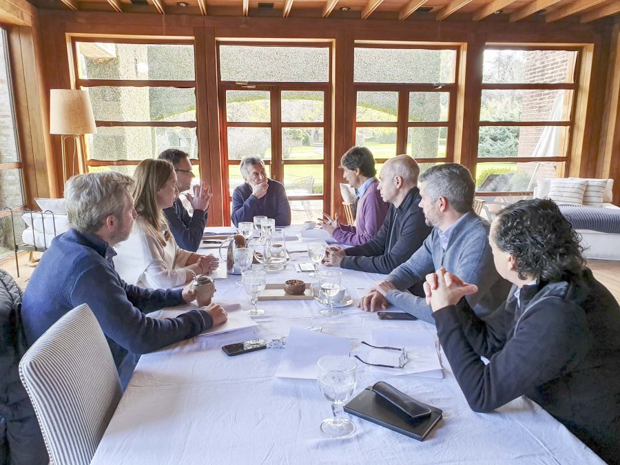 FOTO NA POR LA MA&Ntilde;ANA. Macri se reuni&oacute; con Lacunza y las principales figuras de Juntos por el Cambio.