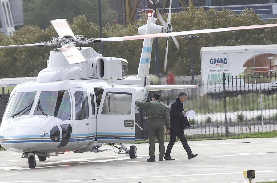 FOTO NA POR AIRE. Macri lleg&oacute; a bordo del helic&oacute;ptero a Casa Rosada, ayer por la ma&ntilde;ana.
