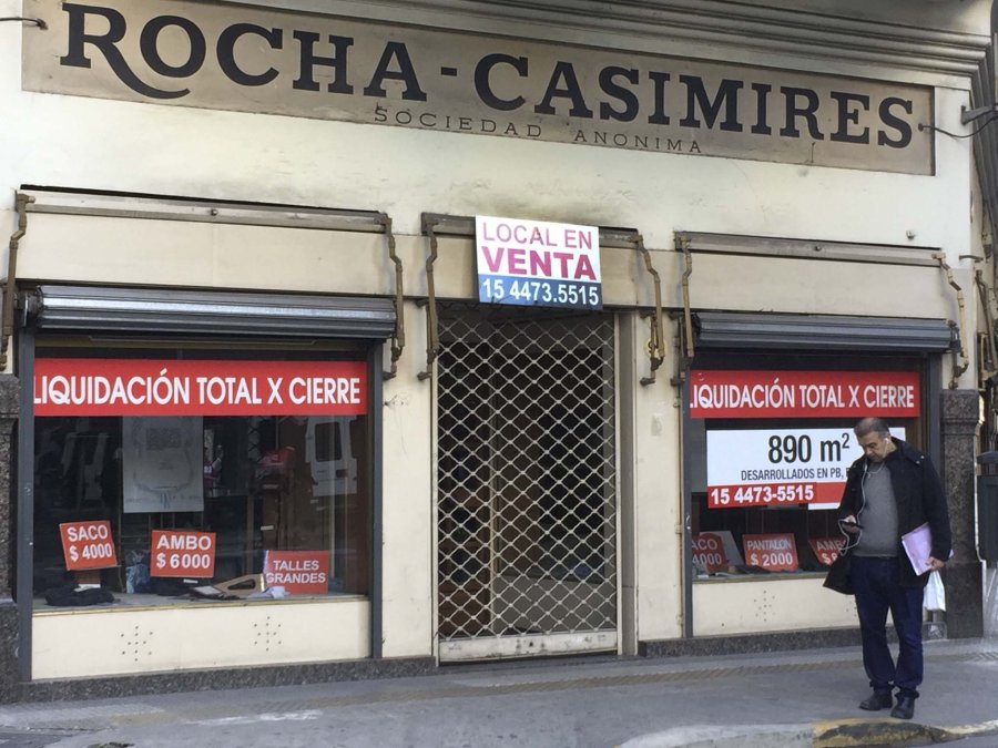 FOTO NA COMPLICACIONES. La compra venta de inmuebles sufre por las restricciones cambiarias.
