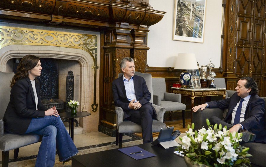 FOTO NA CASA ROSADA. El presidente Macri se reuni&oacute; con los ministros Stanley y Sica.