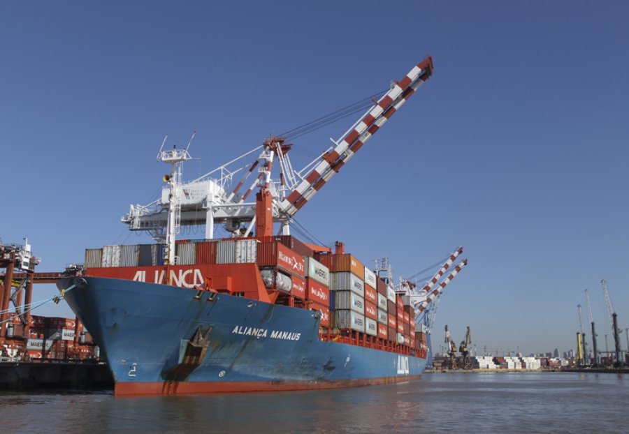 FOTO NA DIVISAS. Al menos las exportaciones dejan un saldo a favor.