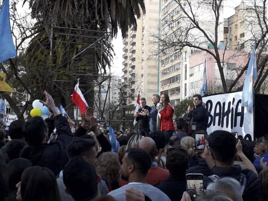 FOTO NA MARCHA FEDERAL. Macri termin&oacute; la semana en Bah&iacute;a Blanca.