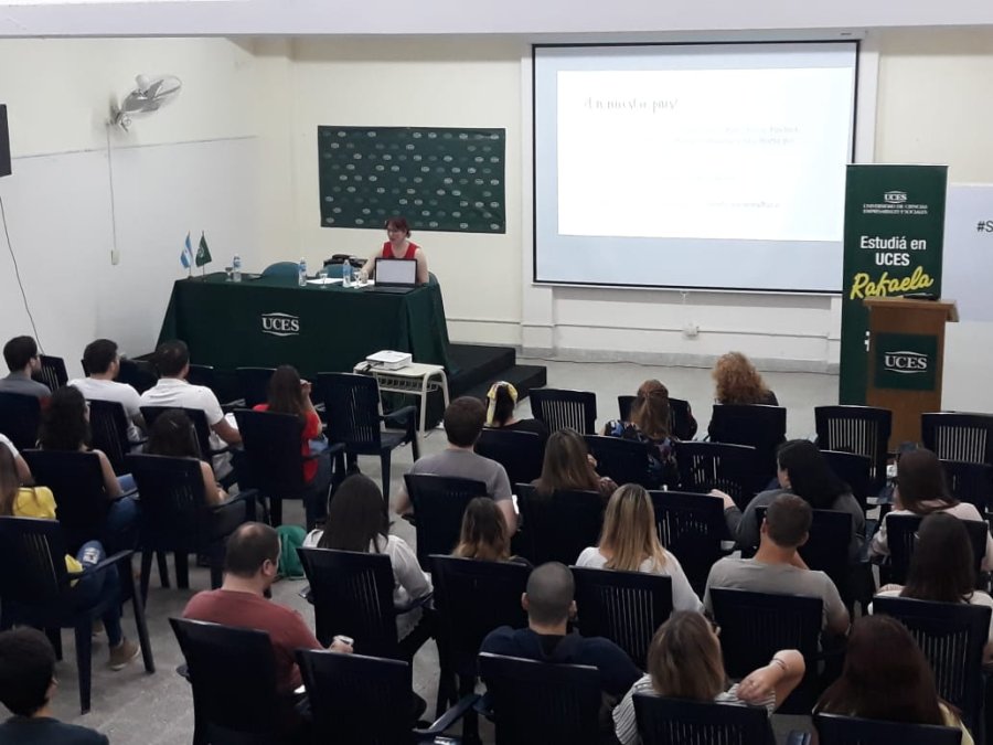 FOTO PRENSA UCES// OCTAVA JORNADA./ Se desarroll&oacute; ayer en el seno de la Universidad de Ciencias Empresariales y Sociales.