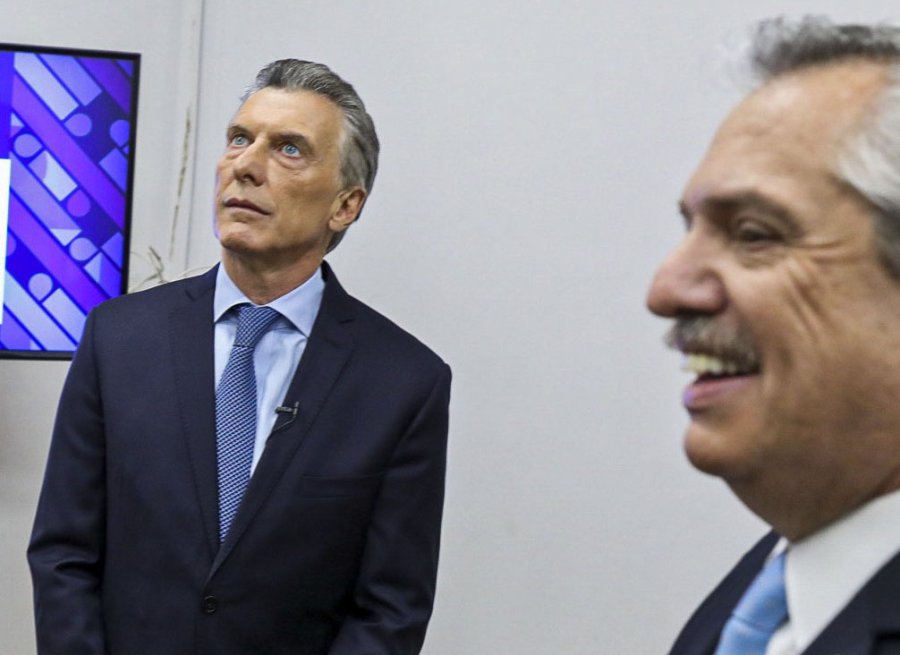 FOTO NA CERCA, SIN DIALOGO. Macri y Fern&aacute;ndez en la UNL.