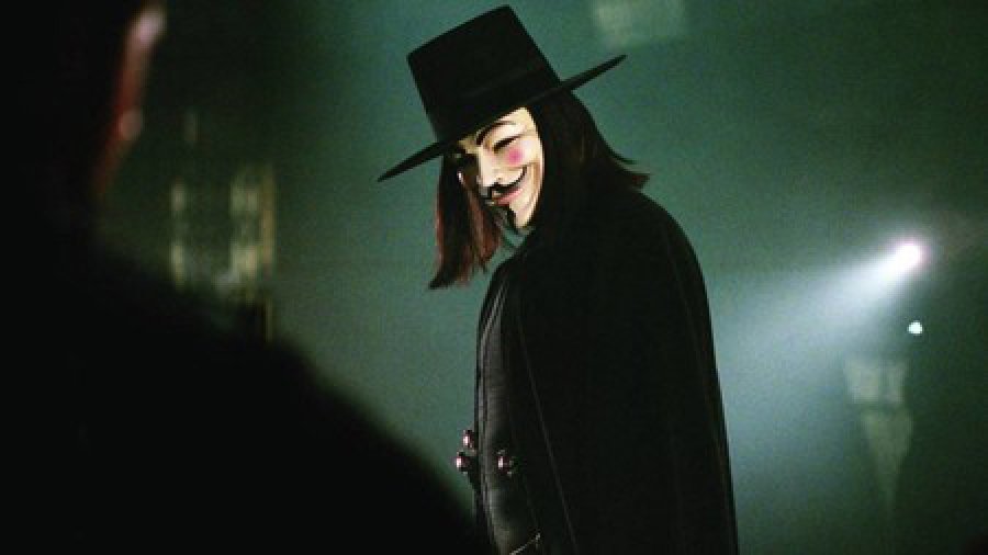 FOTO ARCHIVO J. BRICE&Ntilde;O CLASICO. El ni&ntilde;o con el camis&oacute;n amarillo, protagonista de The Yellow Kid. EMBLEMA ANONIMO. Una imagen donde se puede ver a V, protagonista de V for Vendetta.