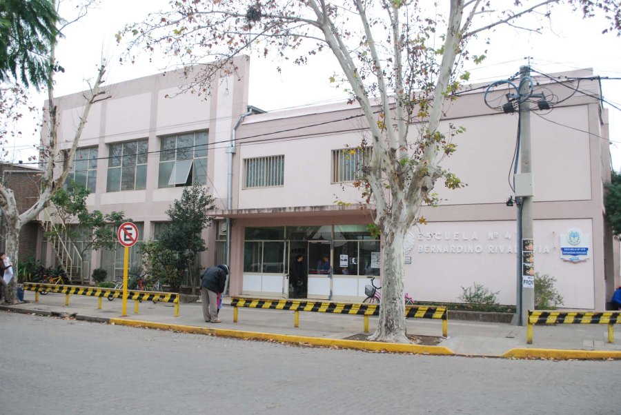 FOTO ARCHIVO// ESCUELA RIVADAVIA./ La ceremonia tendr&aacute; lugar el viernes en la sede de la instituci&oacute;n.
