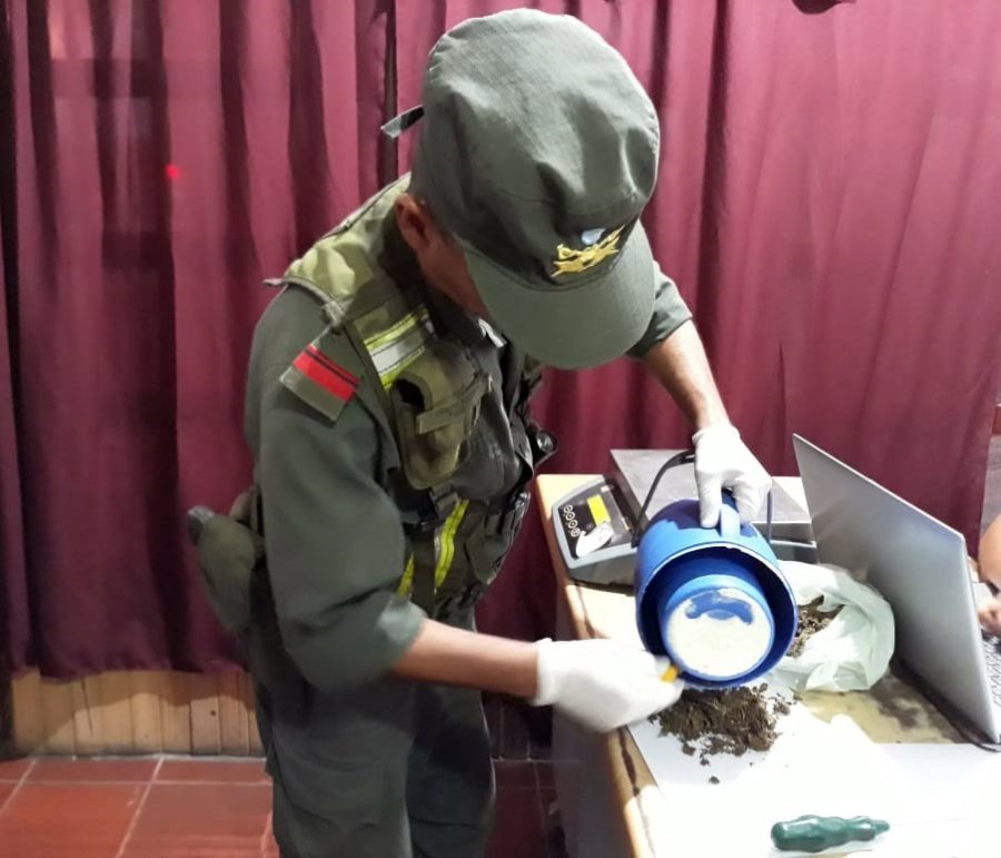 FOTO MIN. DE SEG. NACION MARIHUANA. El veh&iacute;culo proven&iacute;a de Clorinda (Formosa) y ten&iacute;a como destino final Rosario.