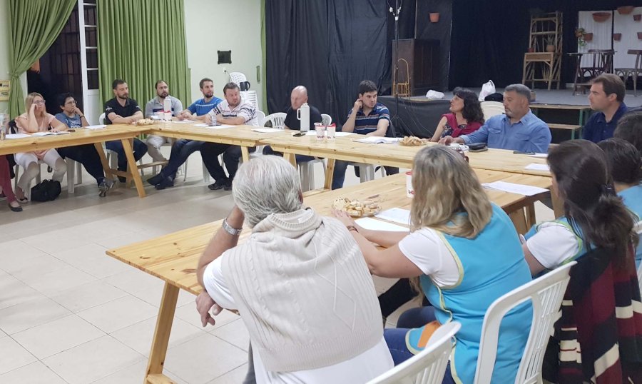 FOTO PRENSA COMUNA// TURISMO EDUCATIVO//Con el Grupo de Turismo Rural alumnos del Jardín de Infantes en establecimiento Don Faustino. MESA INTERINSTITUCIONAL/ Fue considerado el desarrollo territorial comunitario