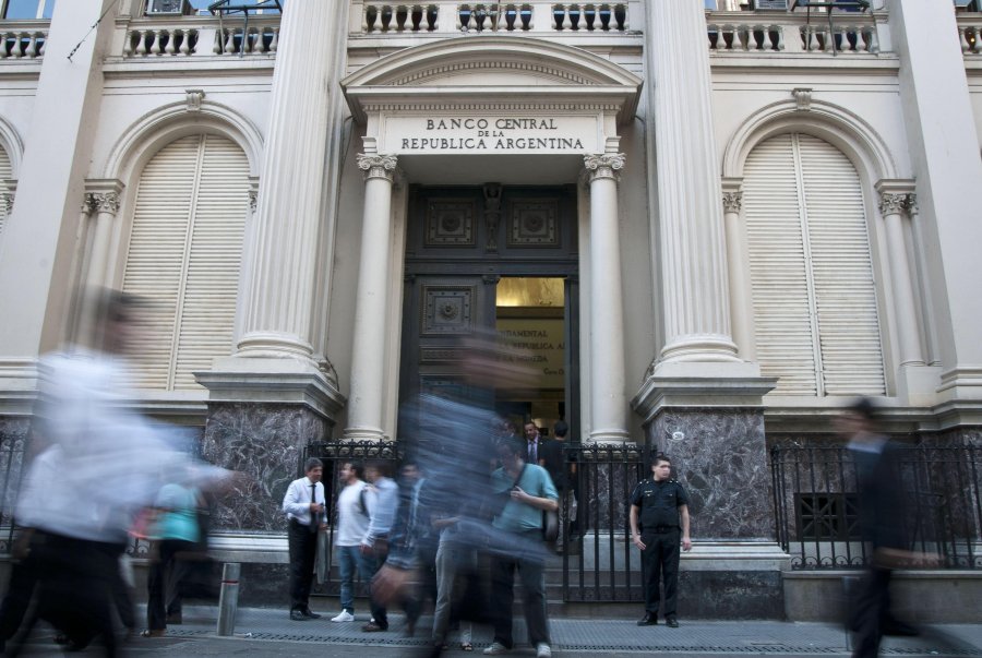 FOTO ARCHIVO BANCO CENTRAL. Procura cerrar los atajos que se generan para evitar el cepo.