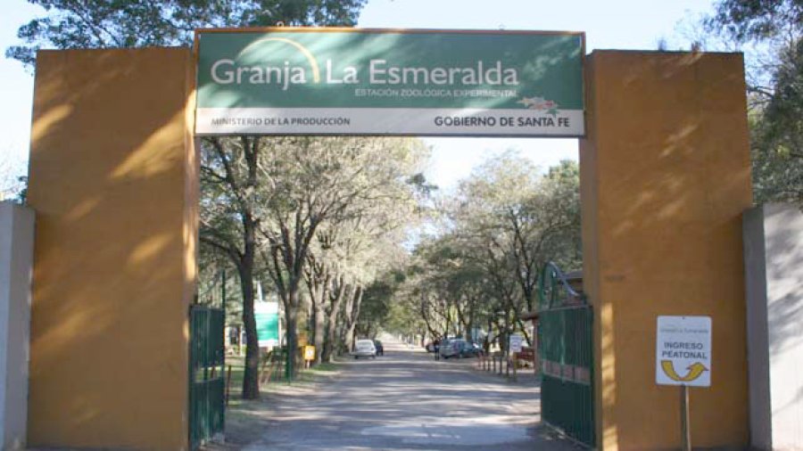 FOTO ARCHIVO GRANJA LA ESMERALDA.  Un lugar realmente atrayente.  FOTO ARCHIVO LAGUNA EL CEIBAL.  En la norte&ntilde;a Calchaqu&iacute;.  FOTO ARCHIVO PARQUE ARQUEOLOGICO. Muy visitado en Santa Fe La Vieja.  FOTO ARCHIVO PUENTE COLGANTE.  Un emblema provincial.