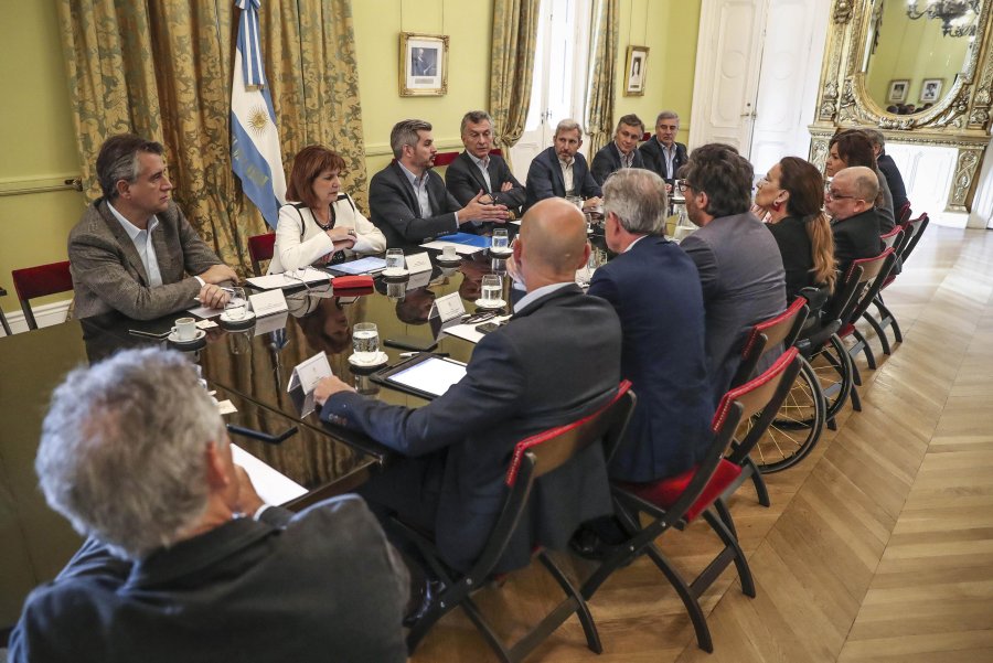 FOTO NA PRESIDENTE EN EJERCICIO. Macri durante la reuni&oacute;n con su gabinete.