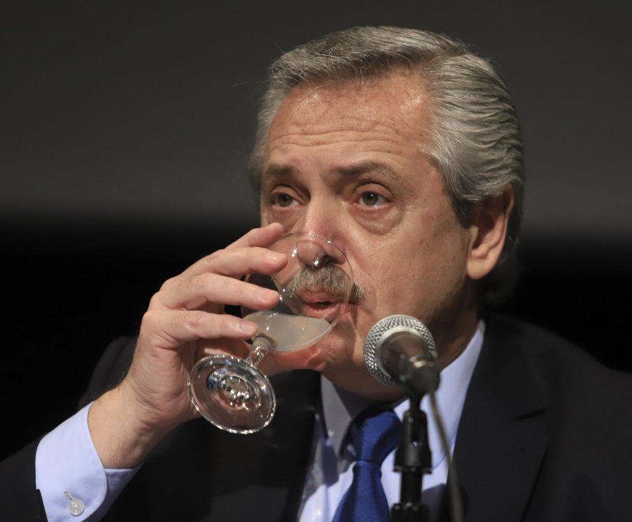 FOTO NA PRESIDENTE ELECTO. Fern&aacute;ndez en el Centro Cultural de la Cooperaci&oacute;n.