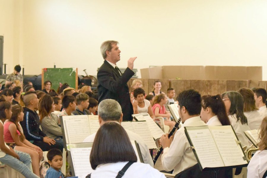 FOTO CP// BANDA// La agrupaci&oacute;n durante el recital ofrecido el pasado domingo.