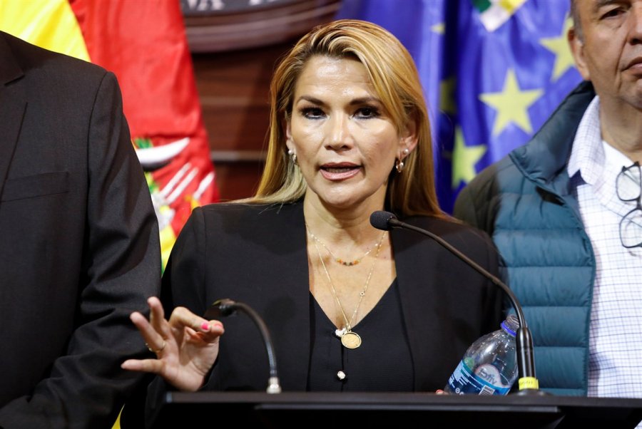 FOTO AFP JEANINE A&Ntilde;EZ. Se autoproclam&oacute; en Bolivia.