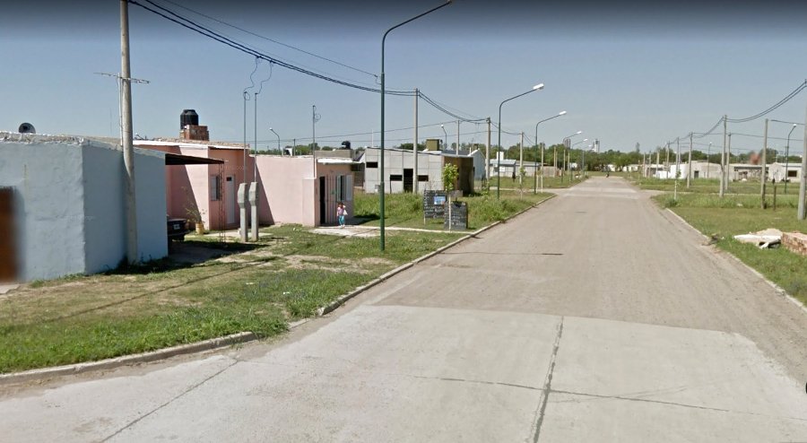 FOTO GOOGLE ESCENA DEL CRIMEN. El violento episodio ocurri&oacute; en la esquina de Brigadier L&oacute;pez y Flaminio Del Signore, del barrio Mora