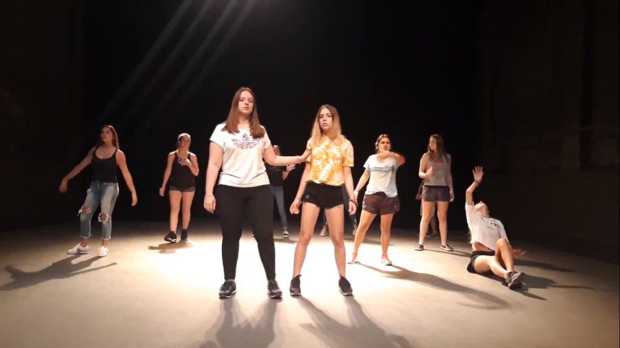 FOTO PRENSA LA MASCARA// ADOLESCENTES./ Una escena de la pieza que se conocer&aacute; este fin de semana.