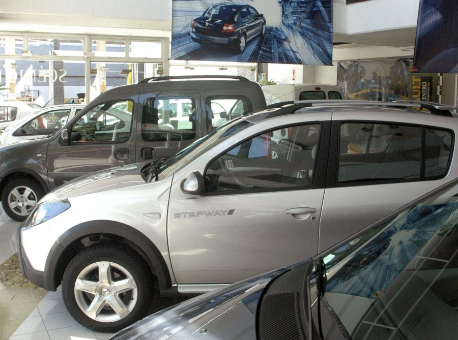 FOTO ARCHIVO CRISIS. El mercado automotriz se achic&oacute;.