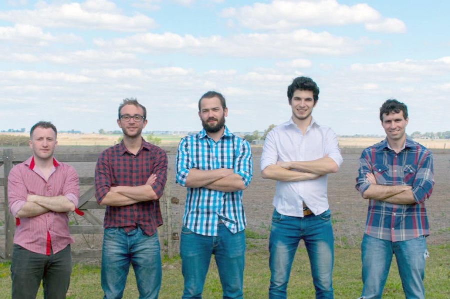 FOTO INTERNET EL SISTEMA. Se puede usar en barbechos y en cultivos, con &eacute;xito asegurado.  FOTO INTERNET EQUIPO DE LA EMPRESA. Juan Ignacio Cavalieri, Juan Ignacio Cornet, Iv&aacute;n Regali, Juan Manuel Baruffaldi y Marcos Mammarella.