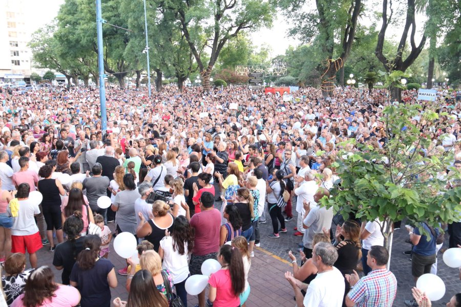 FOTO JORGE BARRERA MULTITUDINARIA. La participaci&oacute;n ciudadana pr&aacute;cticamente duplic&oacute; a la de la marcha anterior.
