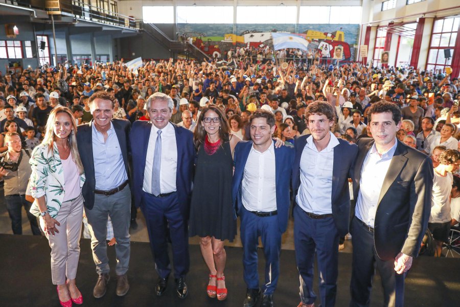FOTO NA PRESIDENTE. Fern&aacute;ndez encabez&oacute; ayer el acto realizado en San Fernando.