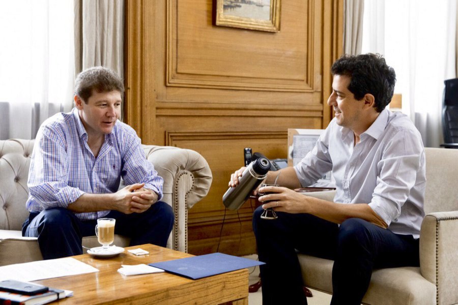 FOTO NA EN CASA ROSADA. Eduardo De Pedro con el gobernador fueguino Gustavo Melella.