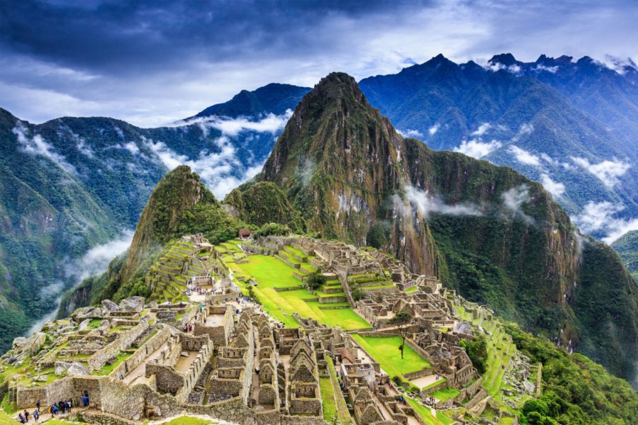FOTOS ARCHIVO TOKIO. La capital japonesa sorprende por su cultura y animada vida nocturna.  PARIS. Es la ciudad que recibe la mayor cantidad de turistas de todo el mundo.  MACHU PICCHU. La fortaleza de los Incas se levanta en la altura de los Andes.