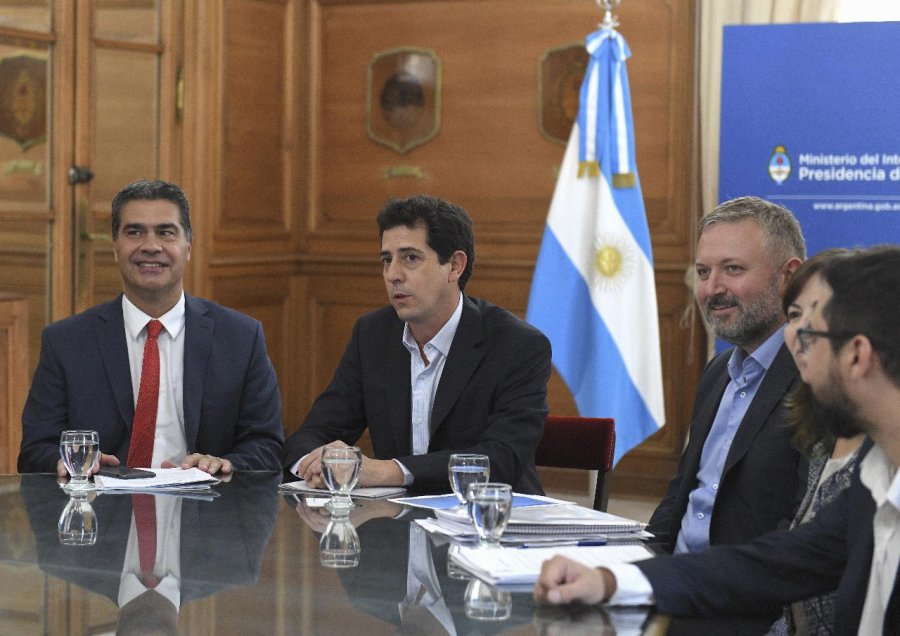 FOTO NA REUNION. Wado de Pedro recibi&oacute; al gobernado chaque&ntilde;o Jorge Capitanich.