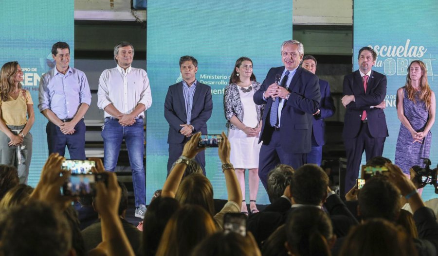 FOTO NA ANUNCIO. Fern&aacute;ndez, junto a Kicillof y Trotta entre otros.