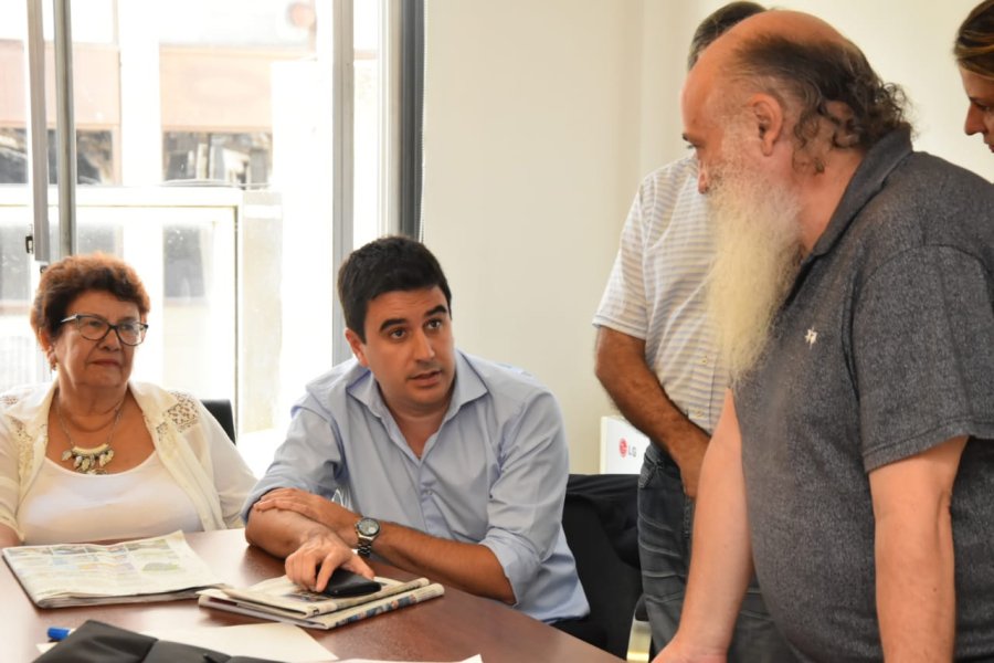 FOTO TWITTER EN SANTA FE. P&eacute;rsico, ayer con el concejal rosarino Eduardo Toniolli.