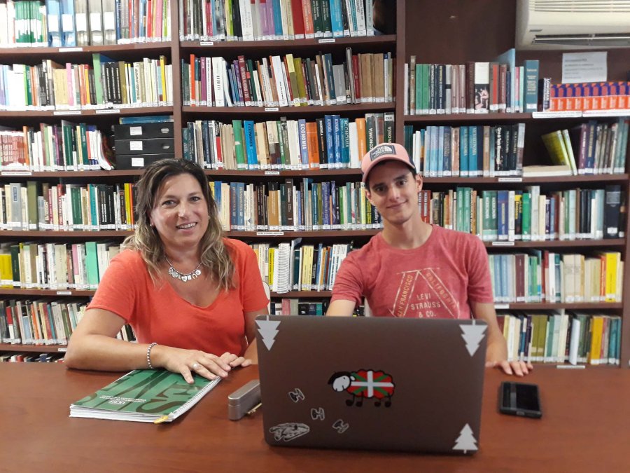 FOTO PRENSA UCES// MATEO RACCA./ El joven profesional de la comunicaci&oacute;n investig&oacute; el modo de informarse de los estudiantes de nivel superior.