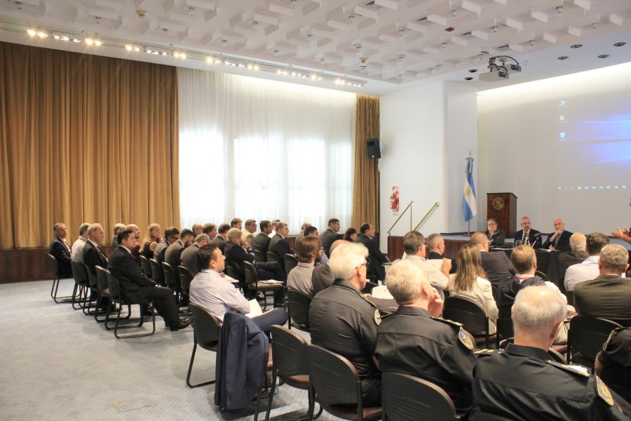 FOTO MIN. SEGURIDAD NACION REUNION FEDERAL. De la misma tambi&eacute;n particip&oacute; la Polic&iacute;a de Santa Fe.