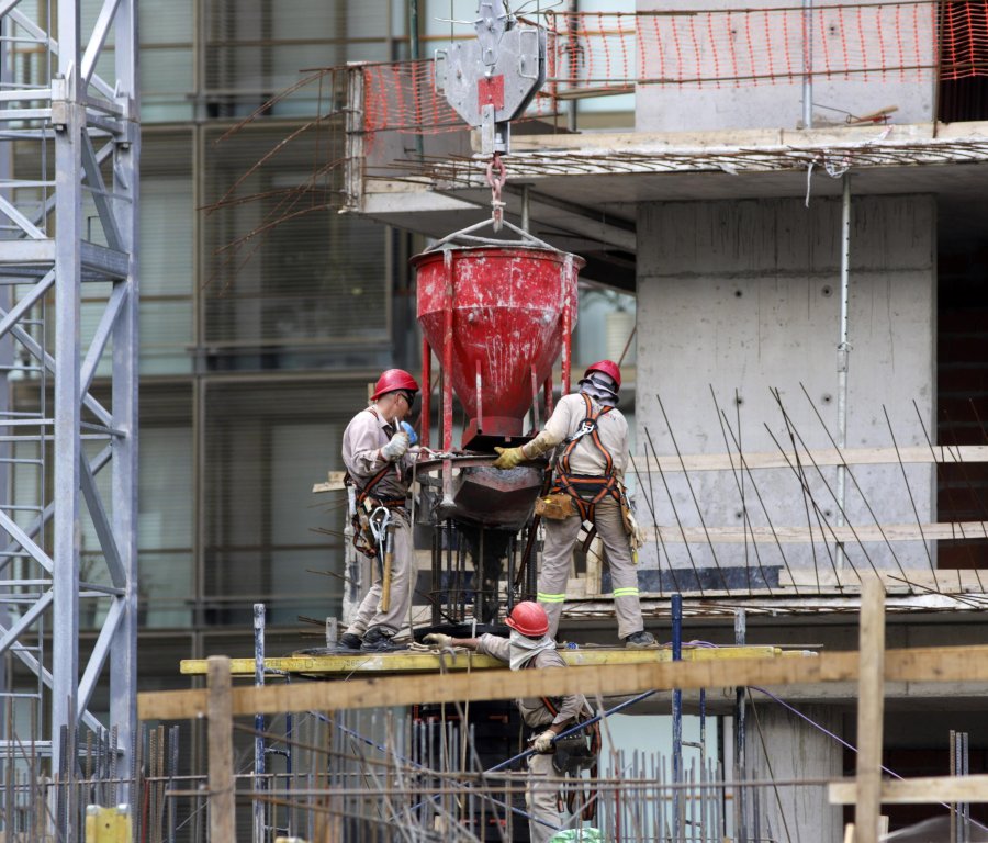 FOTO NA HACIA ABAJO. La econom&iacute;a argentina sigue en recesi&oacute;n.