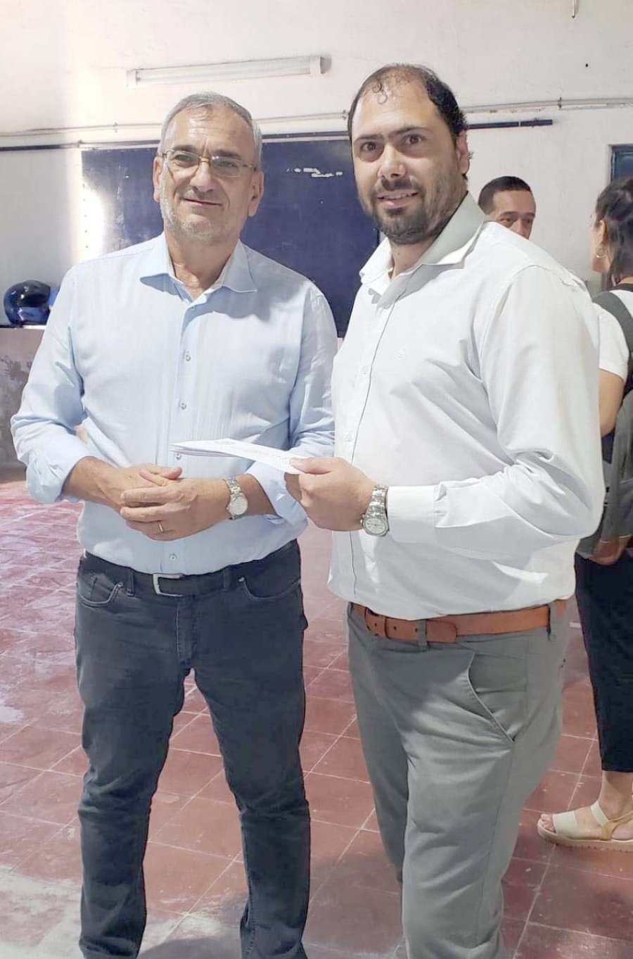FOTO PRENSA COMUNA// MINISTERIO DE OBRAS P&Uacute;BLICAS// Lucas Pagliero junto a Jos&eacute; Barbero en un reciente encuentro. APORTE./ Alcides Calvo y Jos&eacute; Barbero en momentos de recibir la ayuda econ&oacute;mica. ENACOM./ Barbero se entrevist&oacute; con Ariel Rodr&iacute;guez.