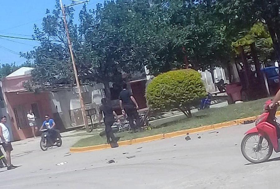 FOTO CERES DIARIO AV. ITALIA E INDEPENDENCIA. Como la mayor&iacute;a de las veces sucede, el motociclista llev&oacute; la peor parte.