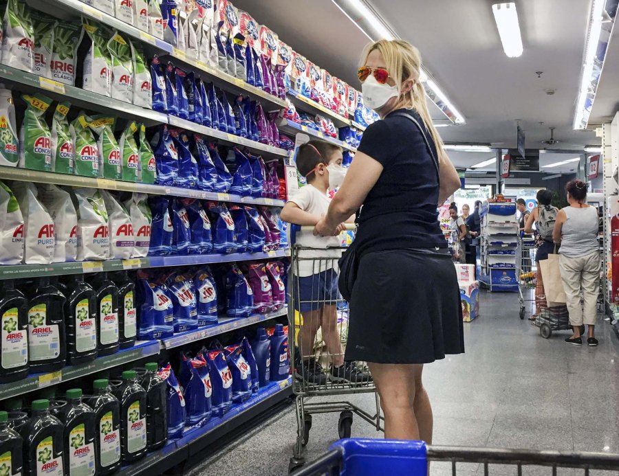 FOTO NA GONDOLAS. Deber&aacute;n respetarse los precios m&aacute;ximos en productos esenciales.