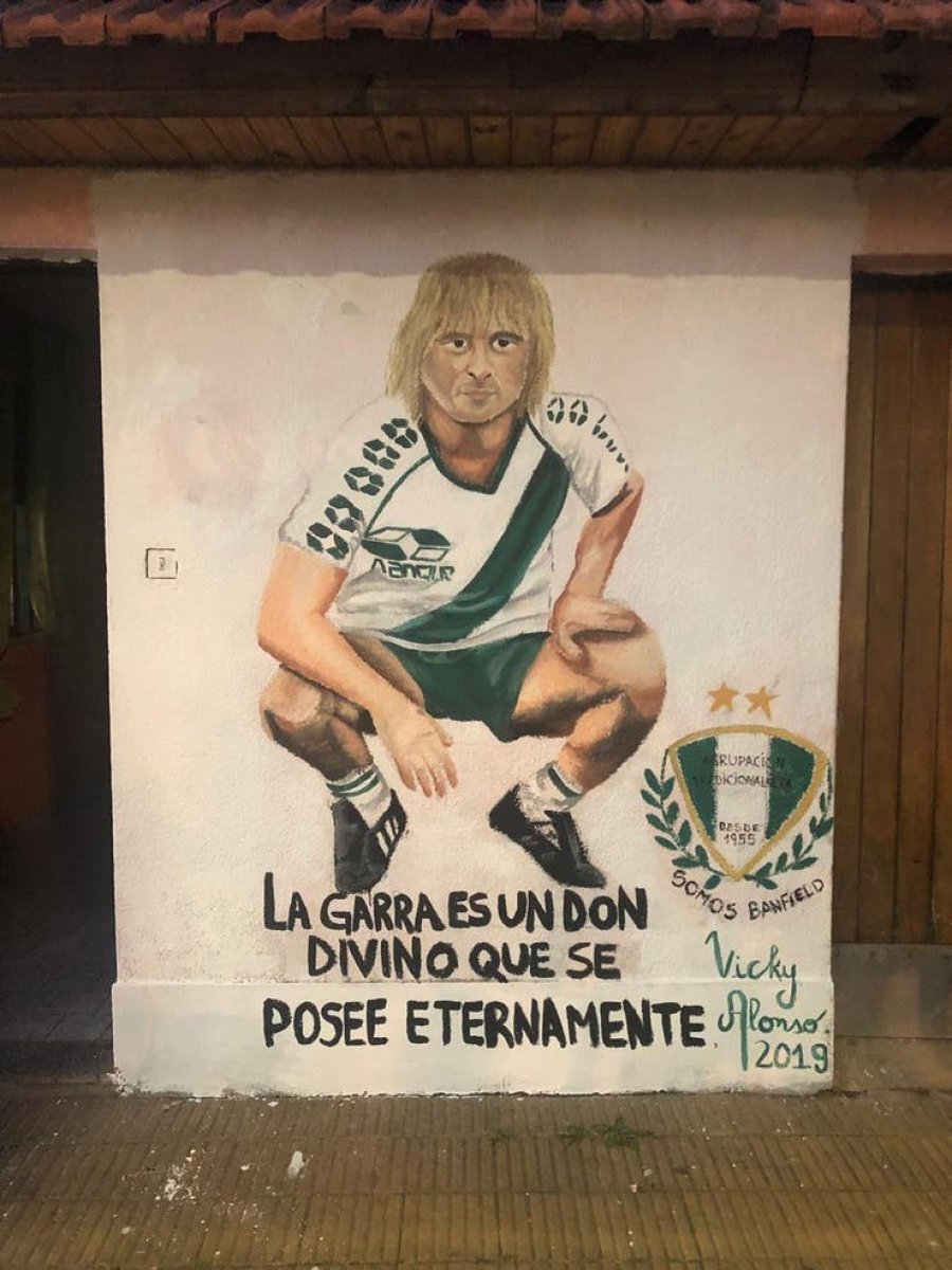 IMAGEN INTERNET HOMENAJE. Mural que lo recuerda en Lomas de Zamora.