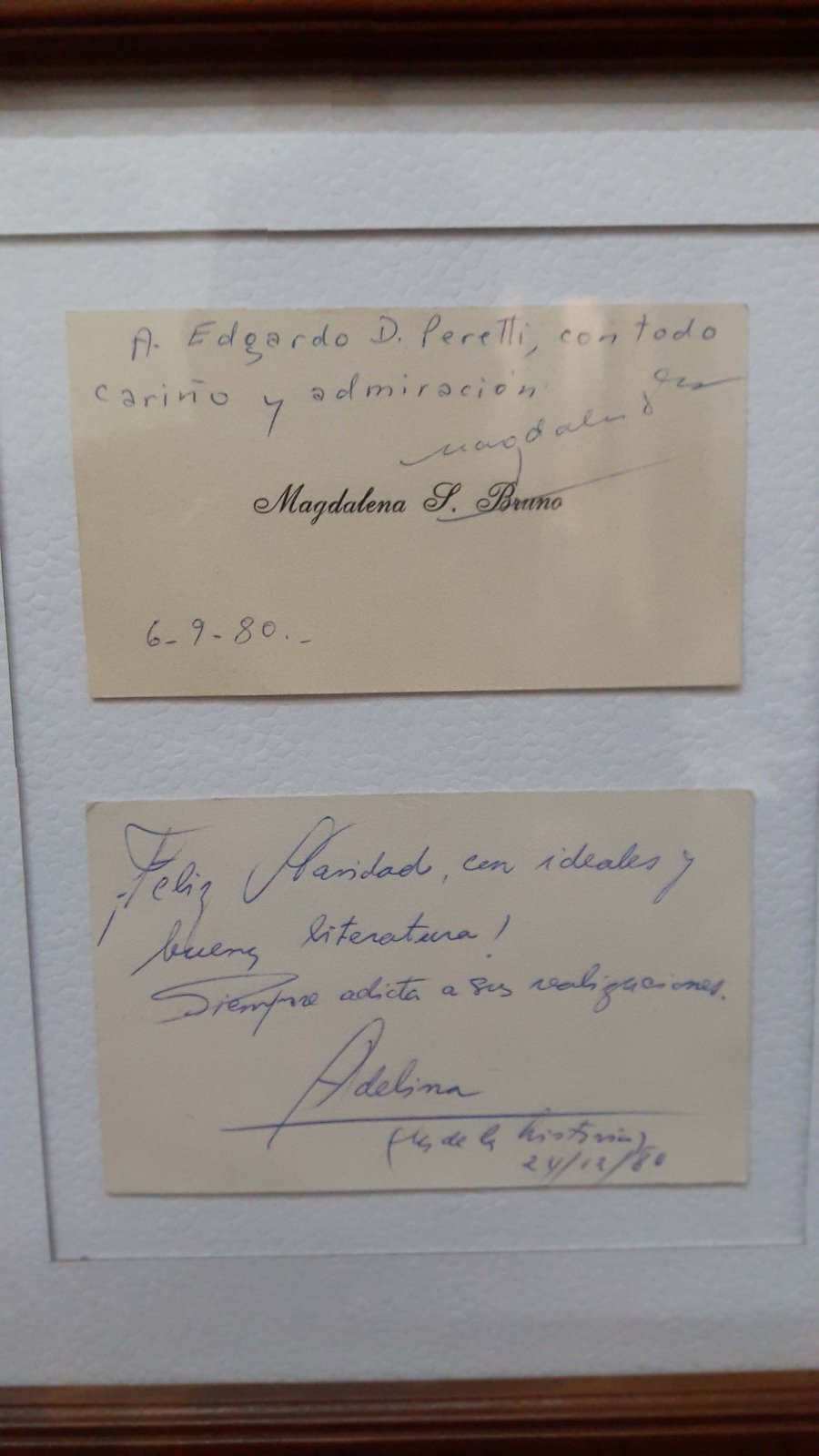 ARCHIVO PRIVADO EL TESTIMONIO.- Magdalena firma la donación de la esquina de Bolívar y Ayacucho al Club 9 de Julio. Certifica el escribano Carlos Marín y asisten los directivos Hilario Nicola y Nelson Pochetino. ESQUELAS.- Los mensajes de dos grandes